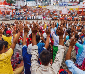 thousands-hindu-pilgrims-people-holy-260nw-651357958